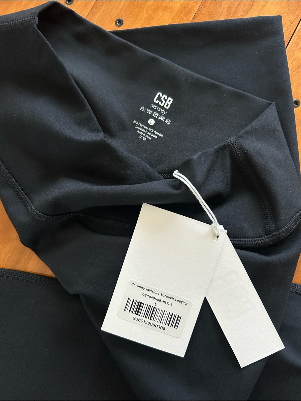 High-Rise Black Serenity Invisible Scrunch Legging - Picture 4 of 5